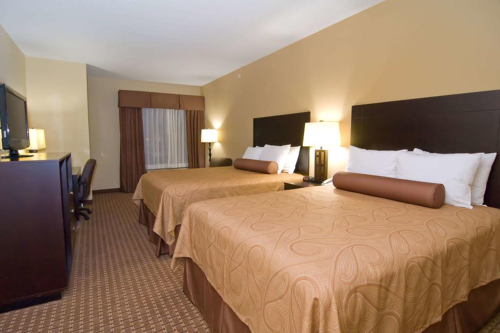 Best Western Bastrop Pines Inn Zewnętrze zdjęcie